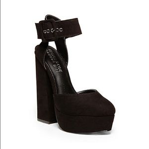 Steve Madden Whimsey Black Heels Kendall & Kylie